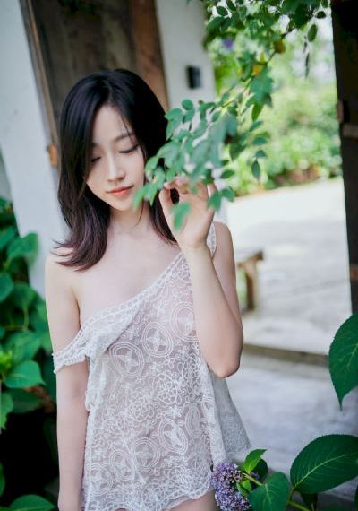 她唇之下加拿大