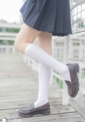 芭比之魔法彩虹