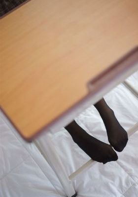 黑人猛挺进小莹的体内视频