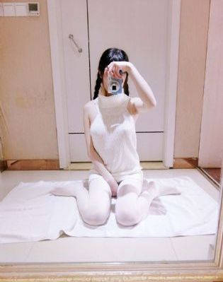 指尖相触恋恋不舍