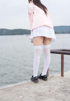 打烊后只剩两个人的沙龙免费观看
